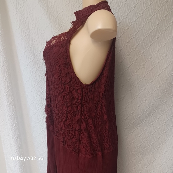 Onetheland Women Size L DRESS Burgundy Lace Halter Dress - Picture 8 of 16